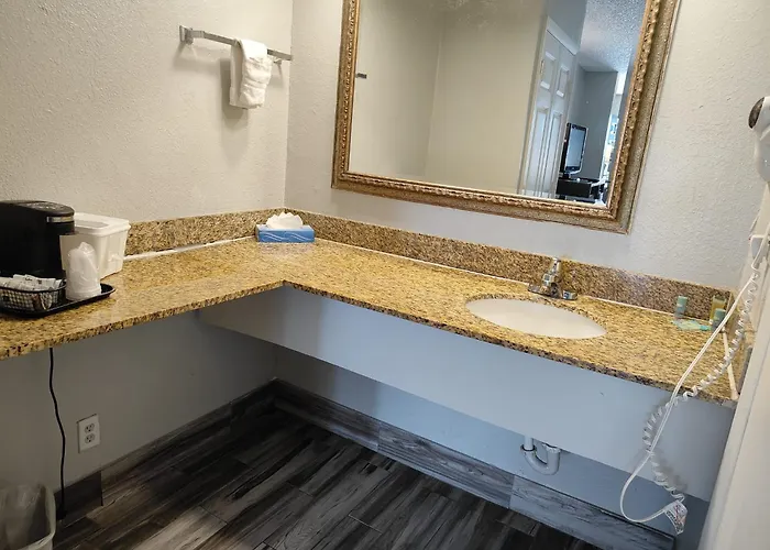 Baymont By Wyndham Orlando East
