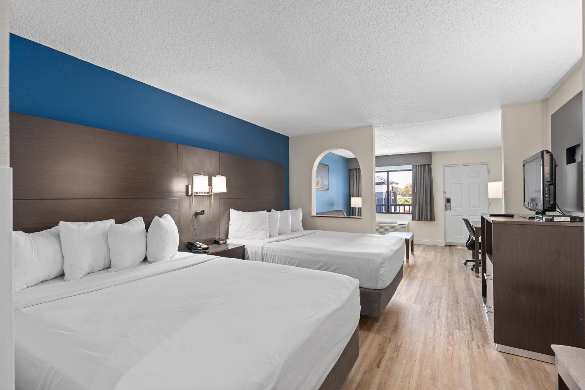 Hotel Baymont By Wyndham Orlando East