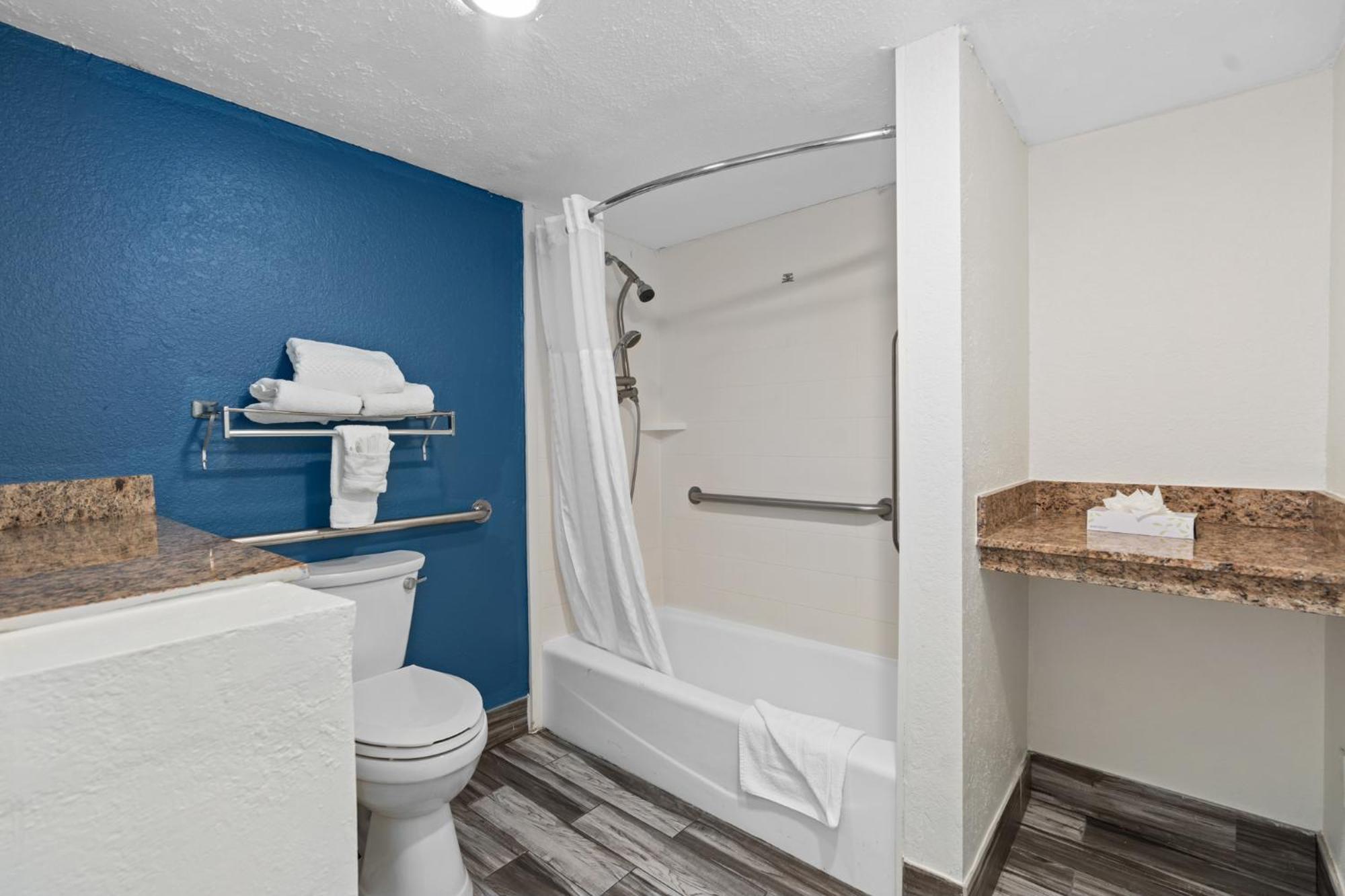 Baymont By Wyndham Orlando East Alafaya