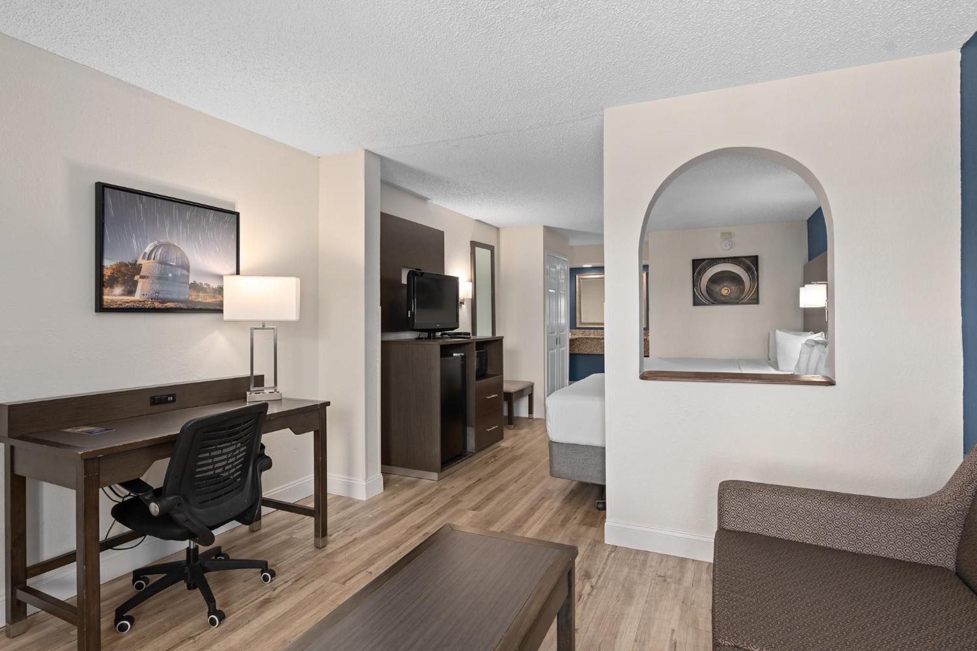 Hotel Baymont By Wyndham Orlando East Alafaya