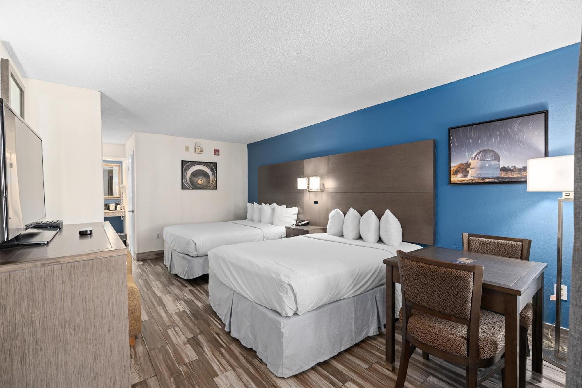 Baymont By Wyndham Orlando East