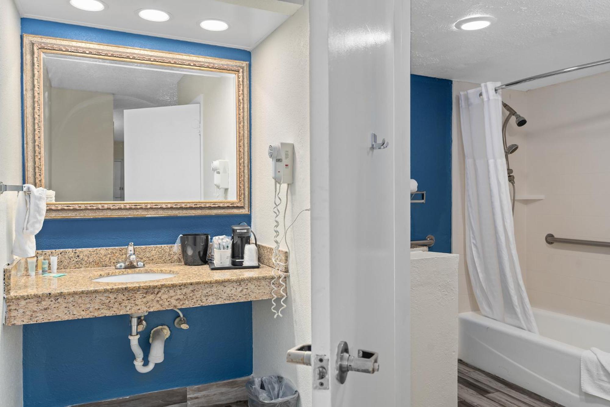 Hotel Baymont By Wyndham Orlando East Alafaya