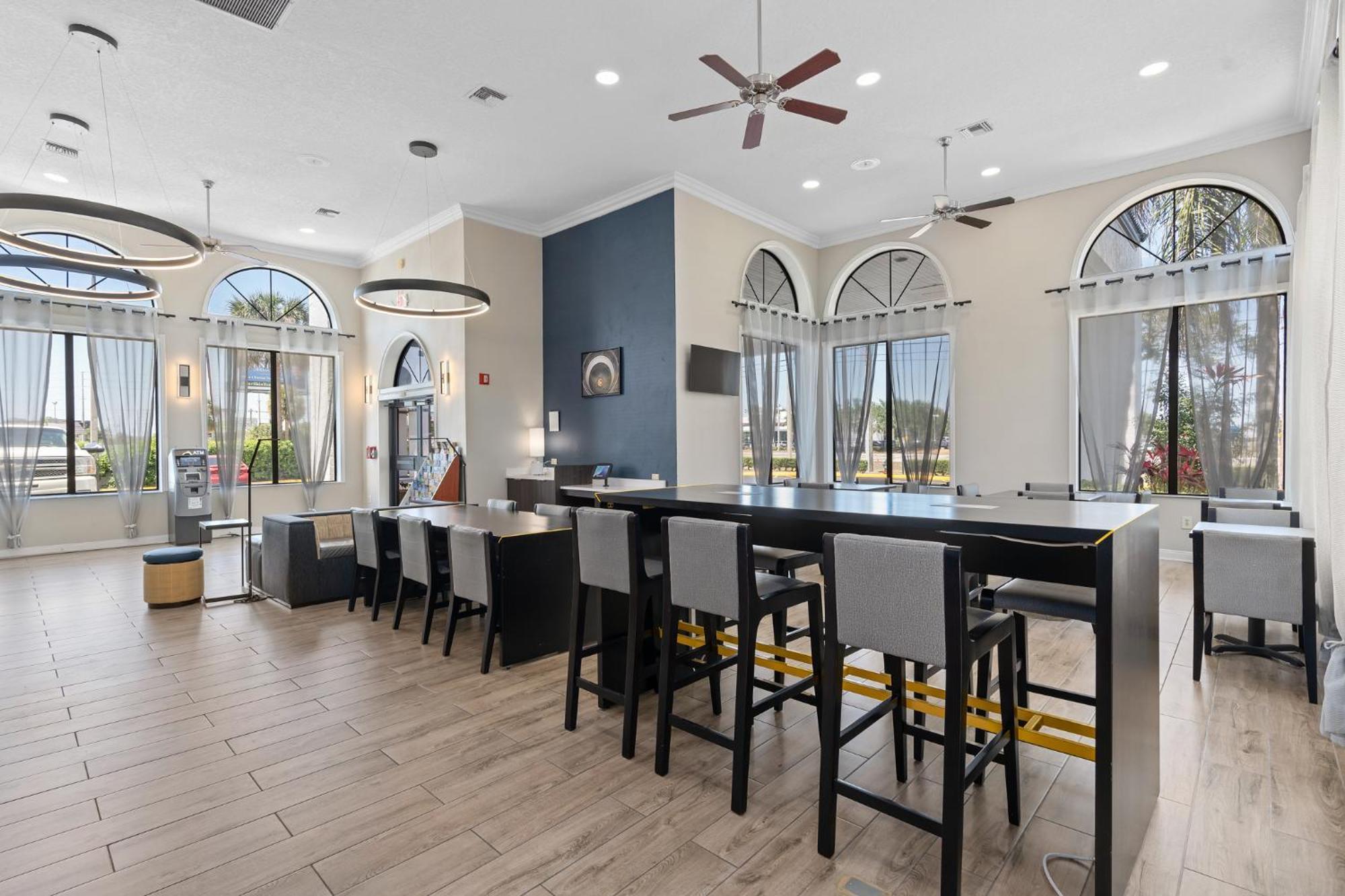 Baymont By Wyndham Orlando East 3*