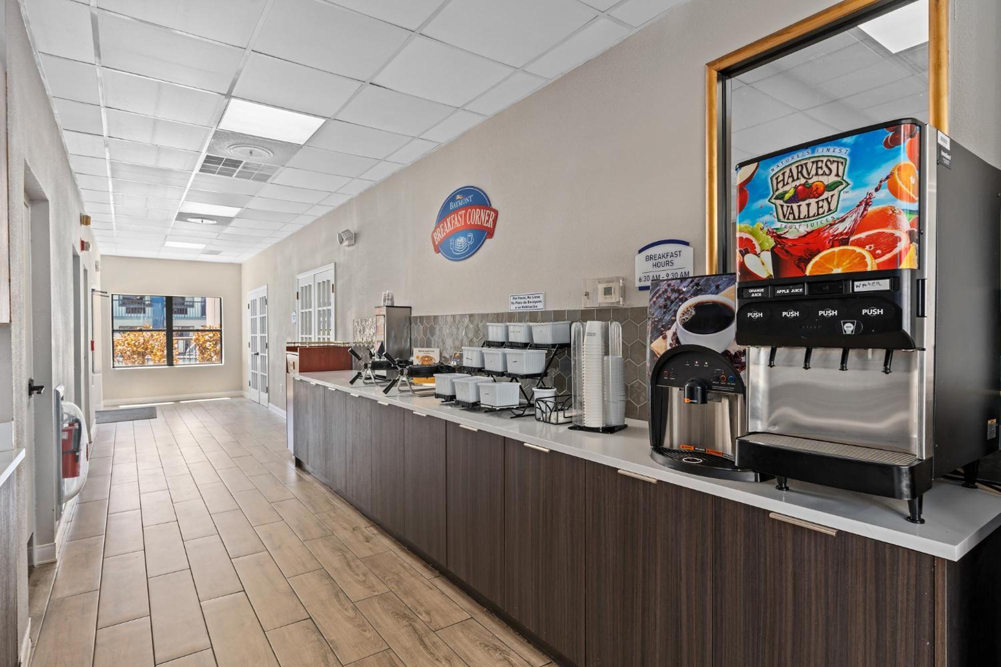 Baymont By Wyndham Orlando East Hotel