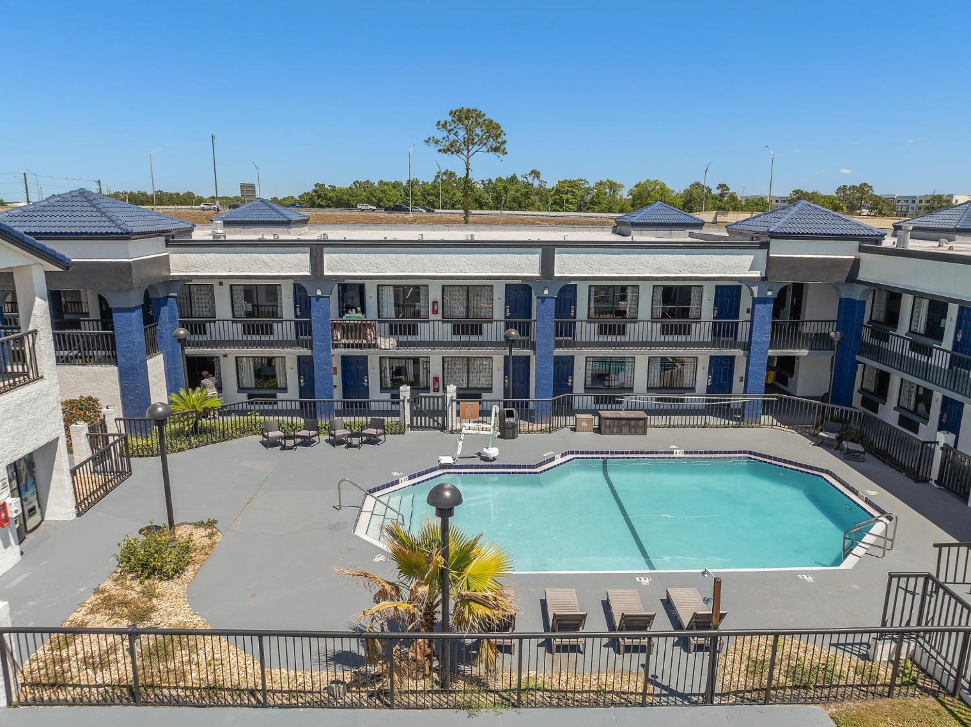 Baymont By Wyndham Orlando East