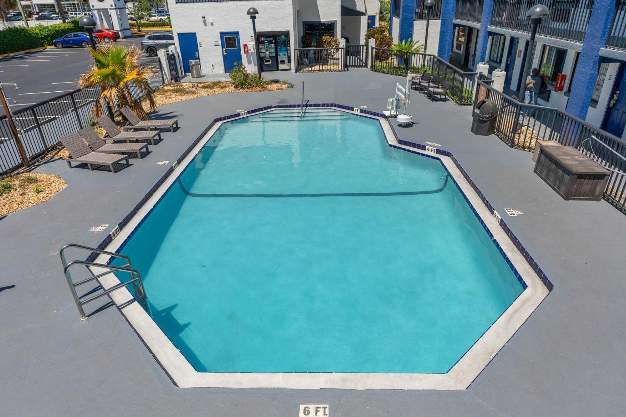 Hotel Baymont By Wyndham Orlando East