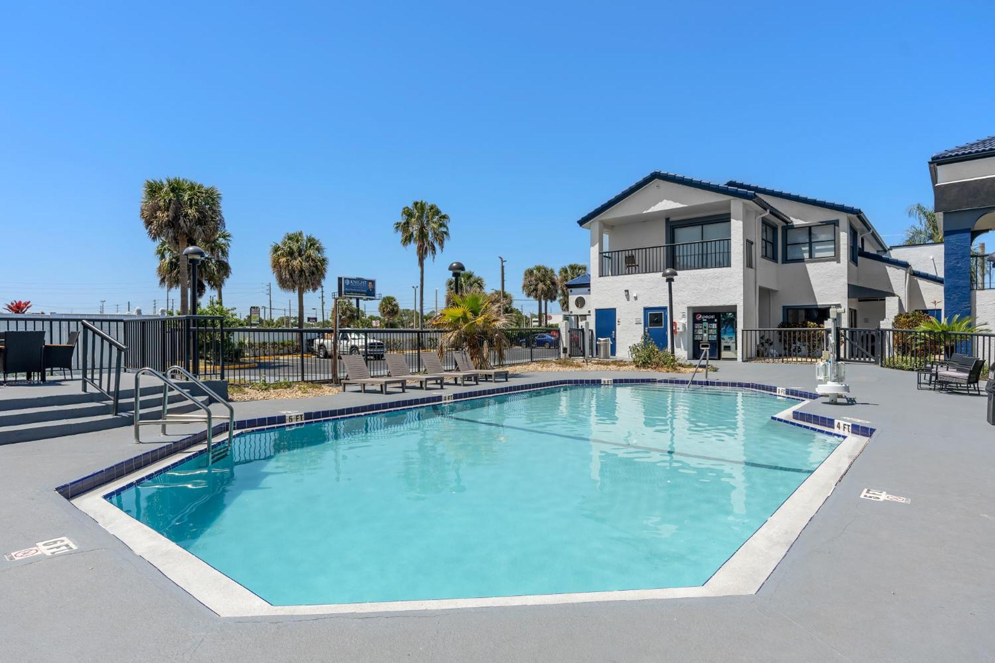 Baymont By Wyndham Orlando East Hotel Alafaya