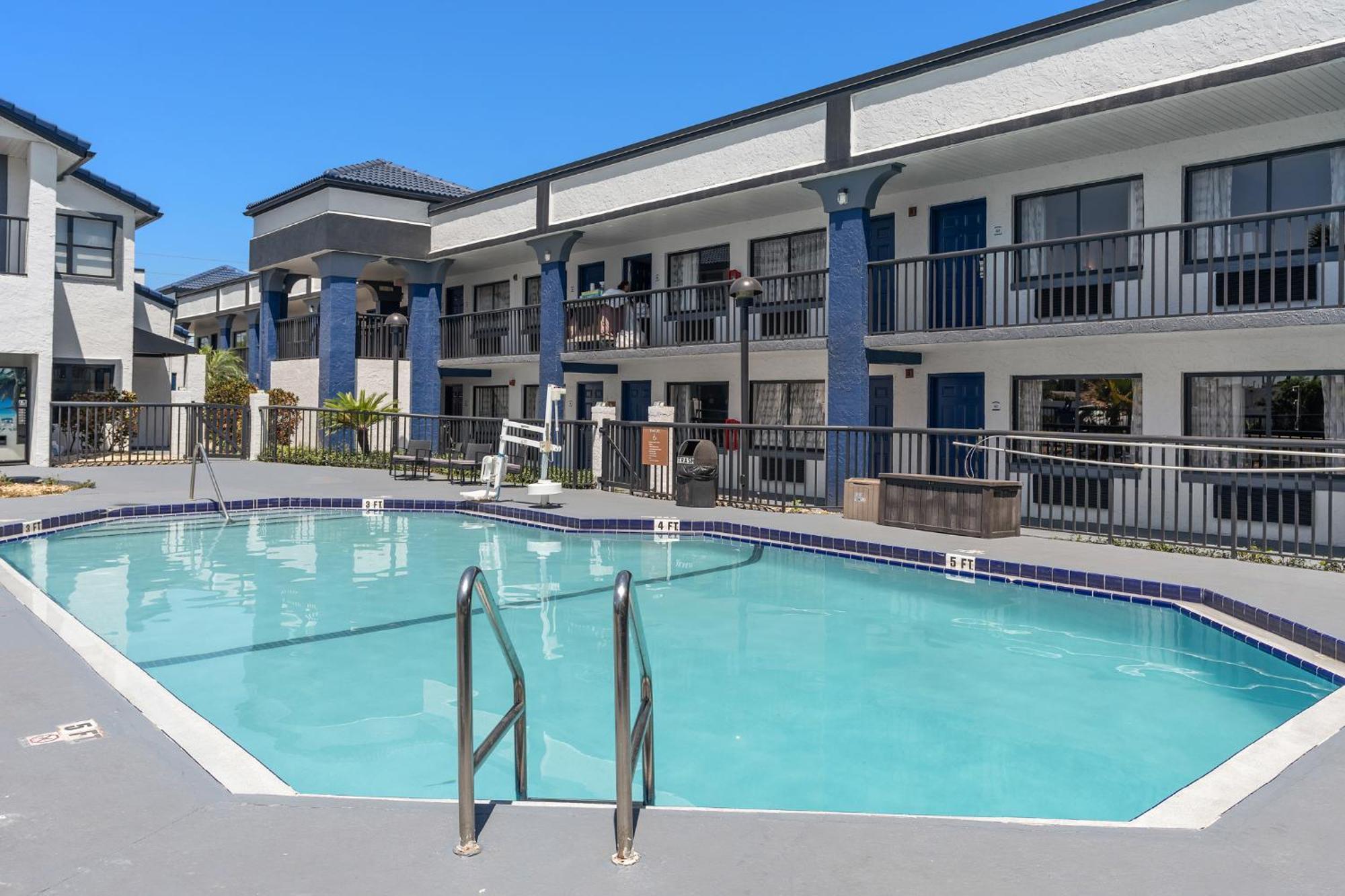 Hotel Baymont By Wyndham Orlando East Alafaya