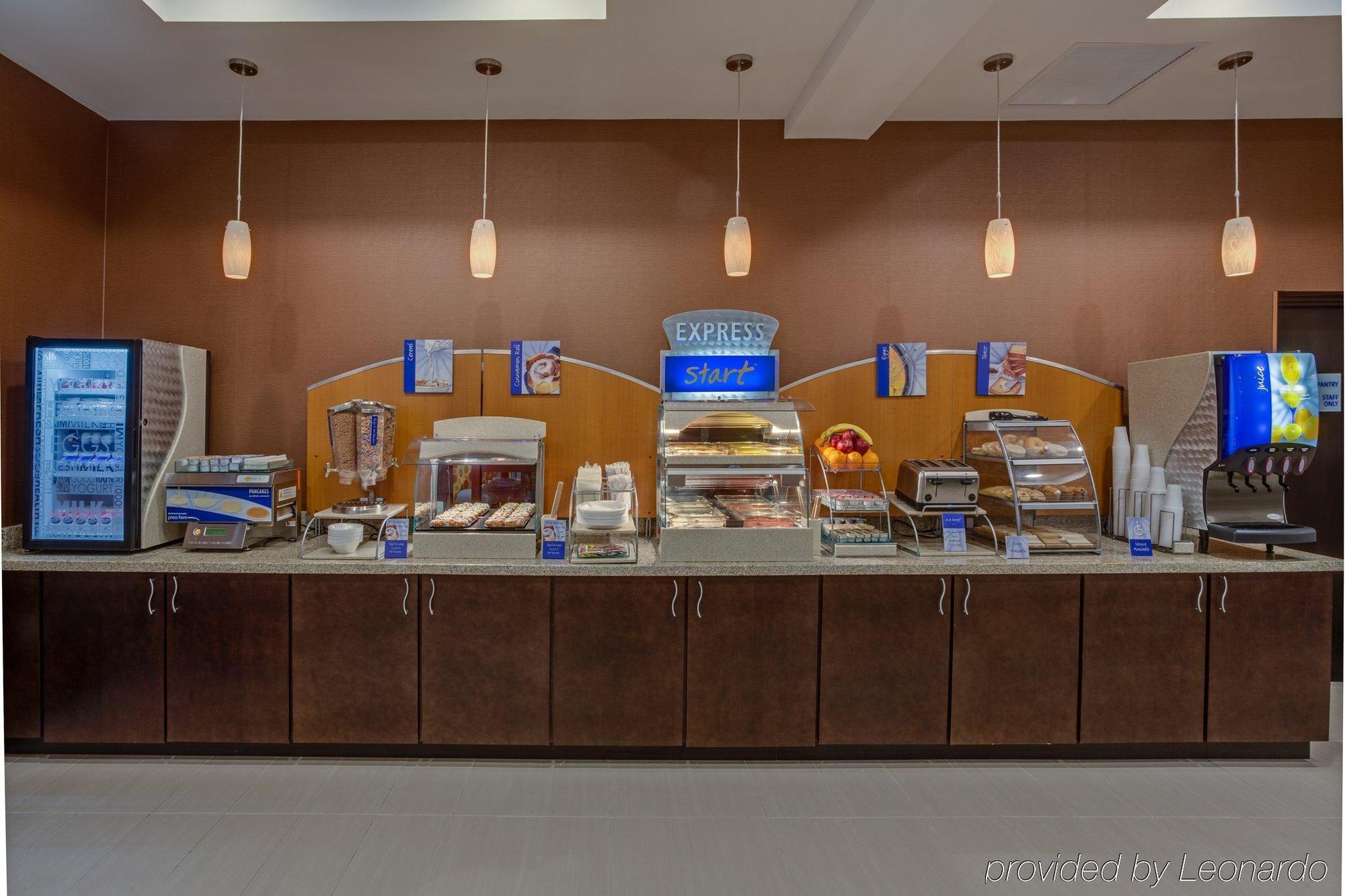 Baymont By Wyndham Orlando East Hotel 3*