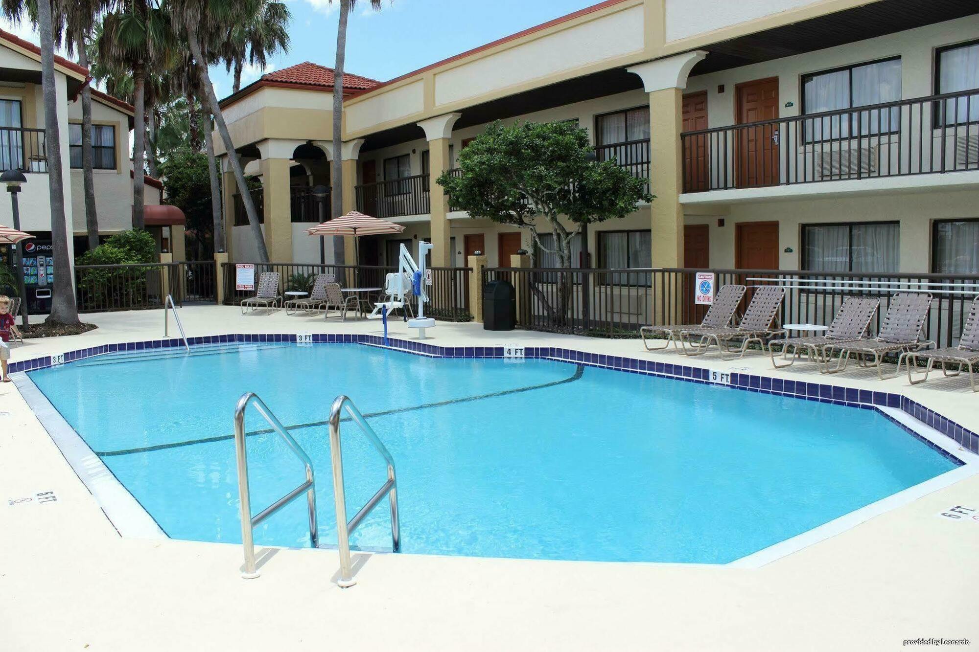Hotel Baymont By Wyndham Orlando East