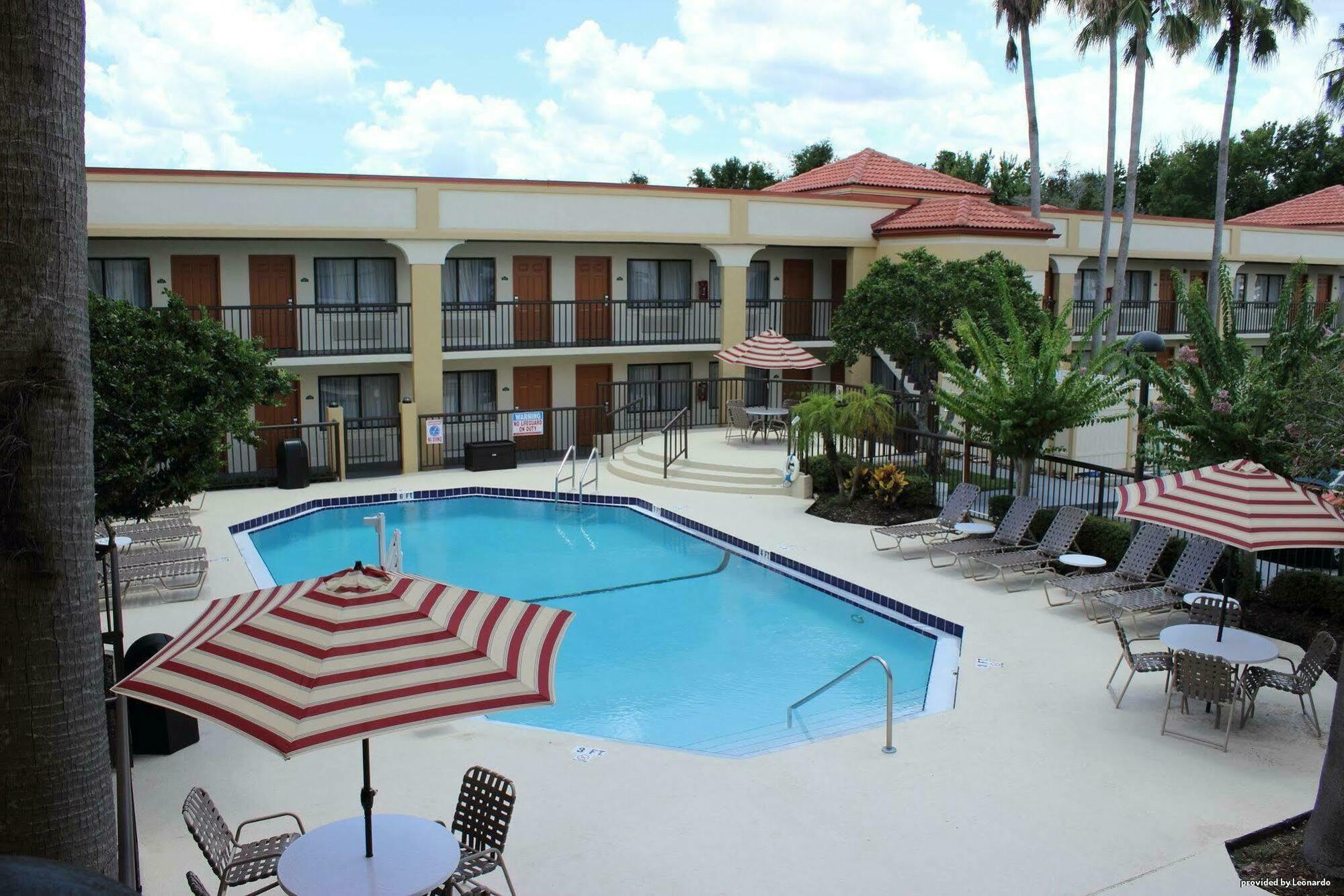 Baymont By Wyndham Orlando East Hotel 3*