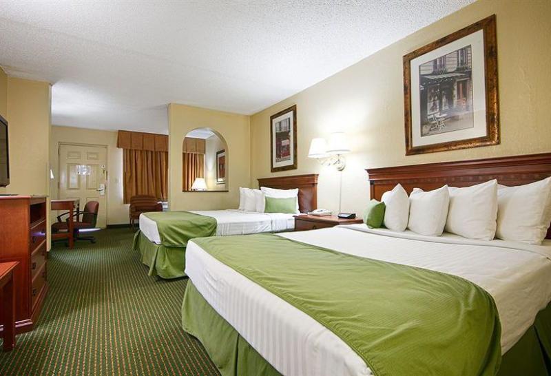 Baymont By Wyndham Orlando East 3*