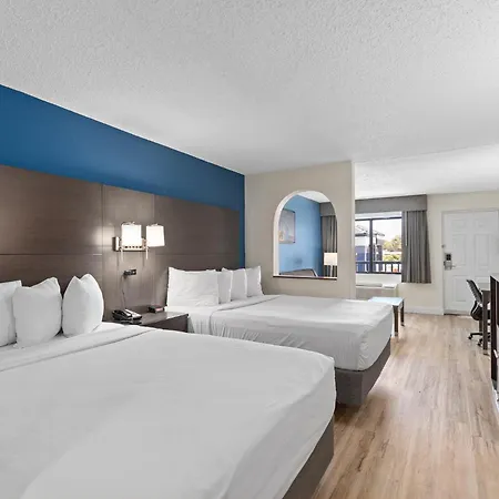 Baymont By Wyndham Orlando East Hotel Alafaya Exterior photo