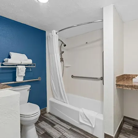 Baymont By Wyndham Orlando East Hotel Alafaya Exterior photo