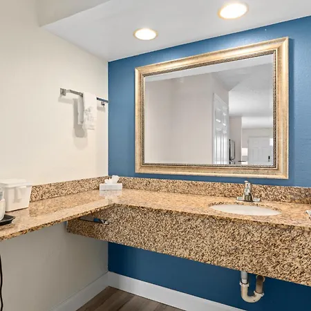 Baymont By Wyndham Orlando East Hotel Alafaya Exterior photo