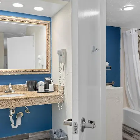 Baymont By Wyndham Orlando East Hotel Alafaya Exterior photo