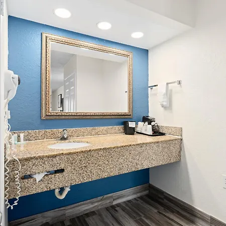 Baymont By Wyndham Orlando East Hotel Alafaya Exterior photo