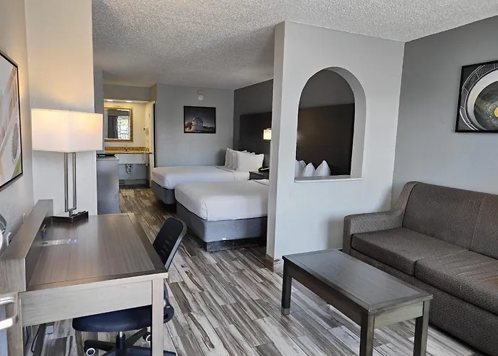 Baymont By Wyndham Orlando East