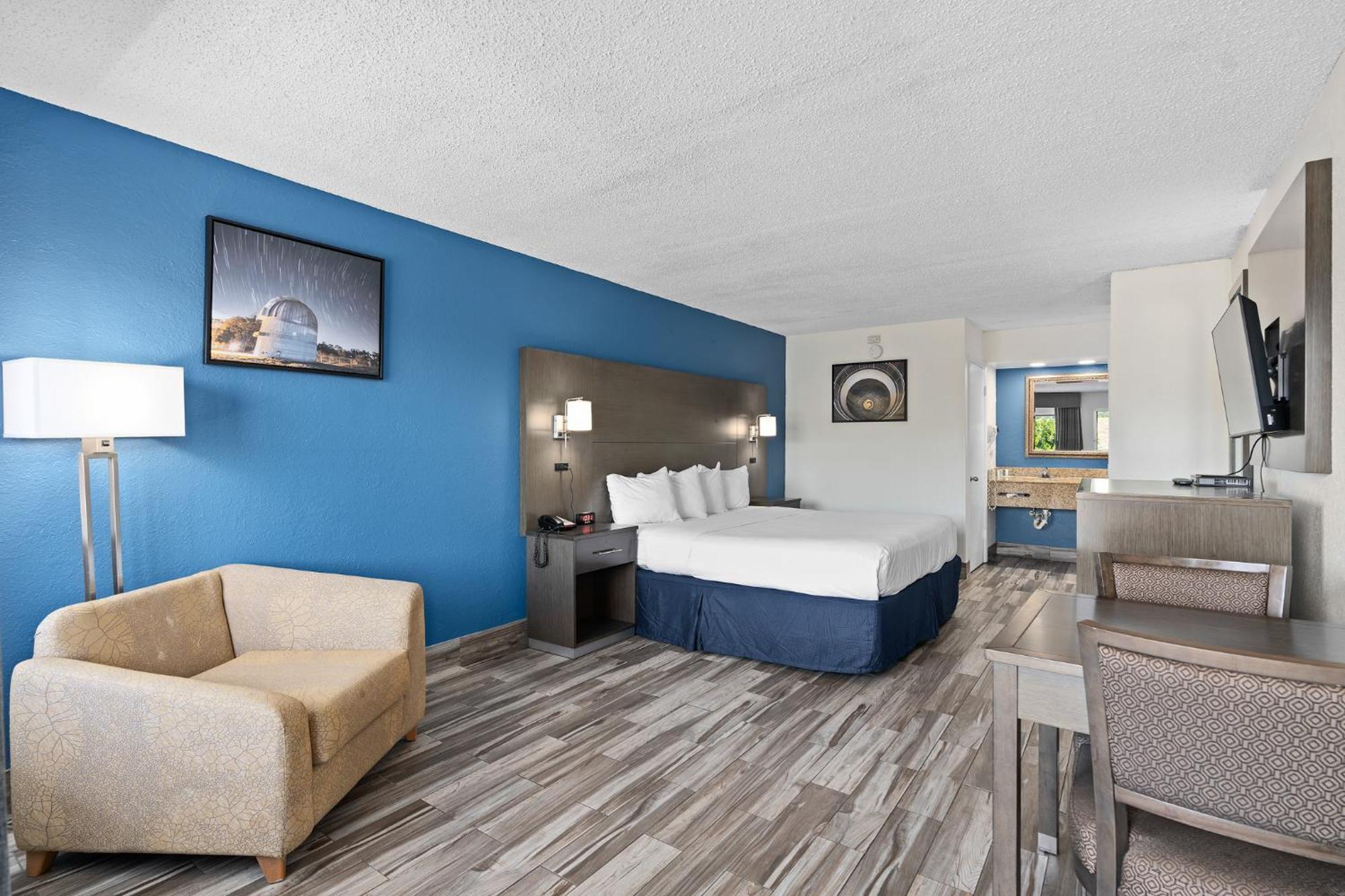Baymont By Wyndham Orlando East Alafaya