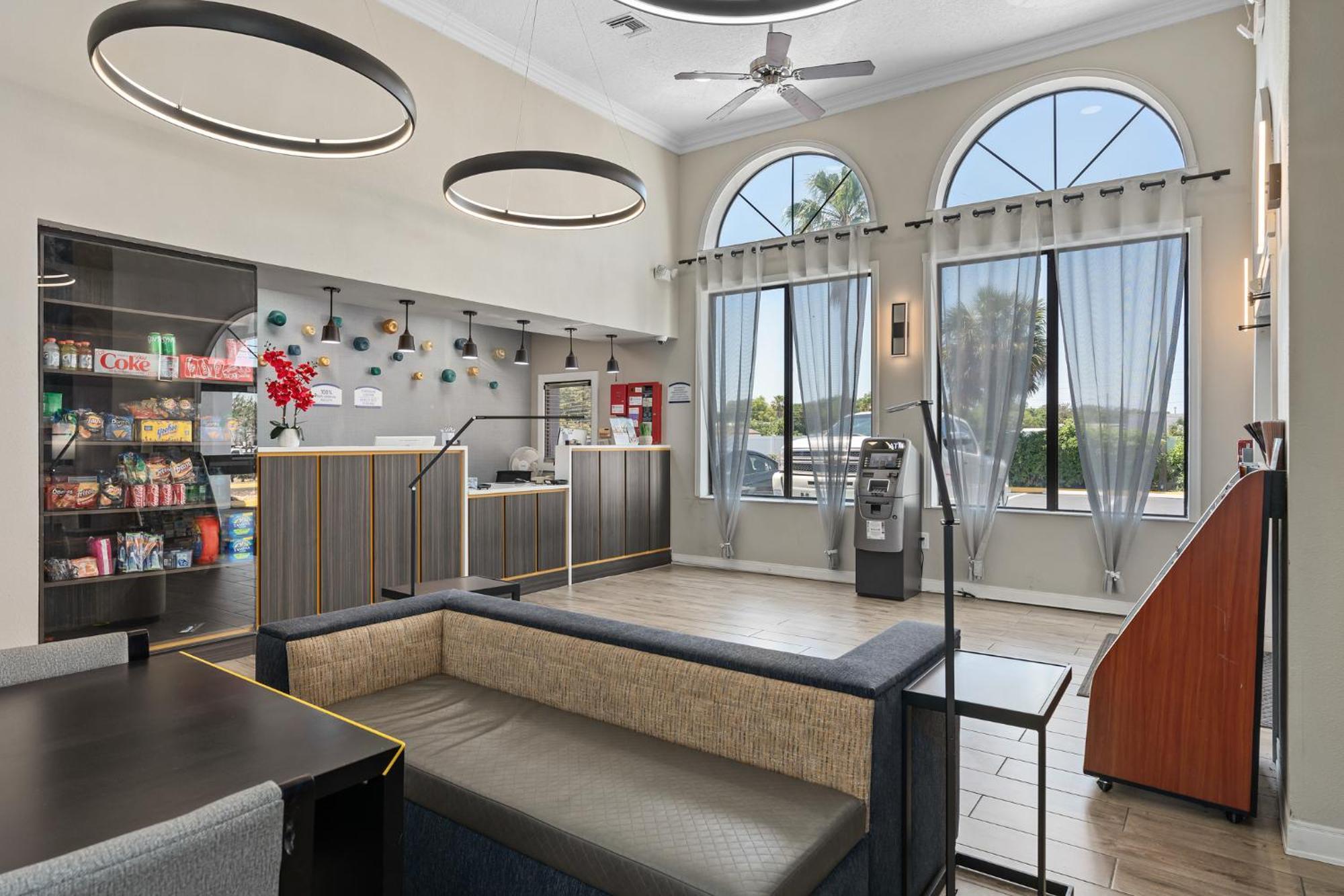 Hotel Baymont By Wyndham Orlando East