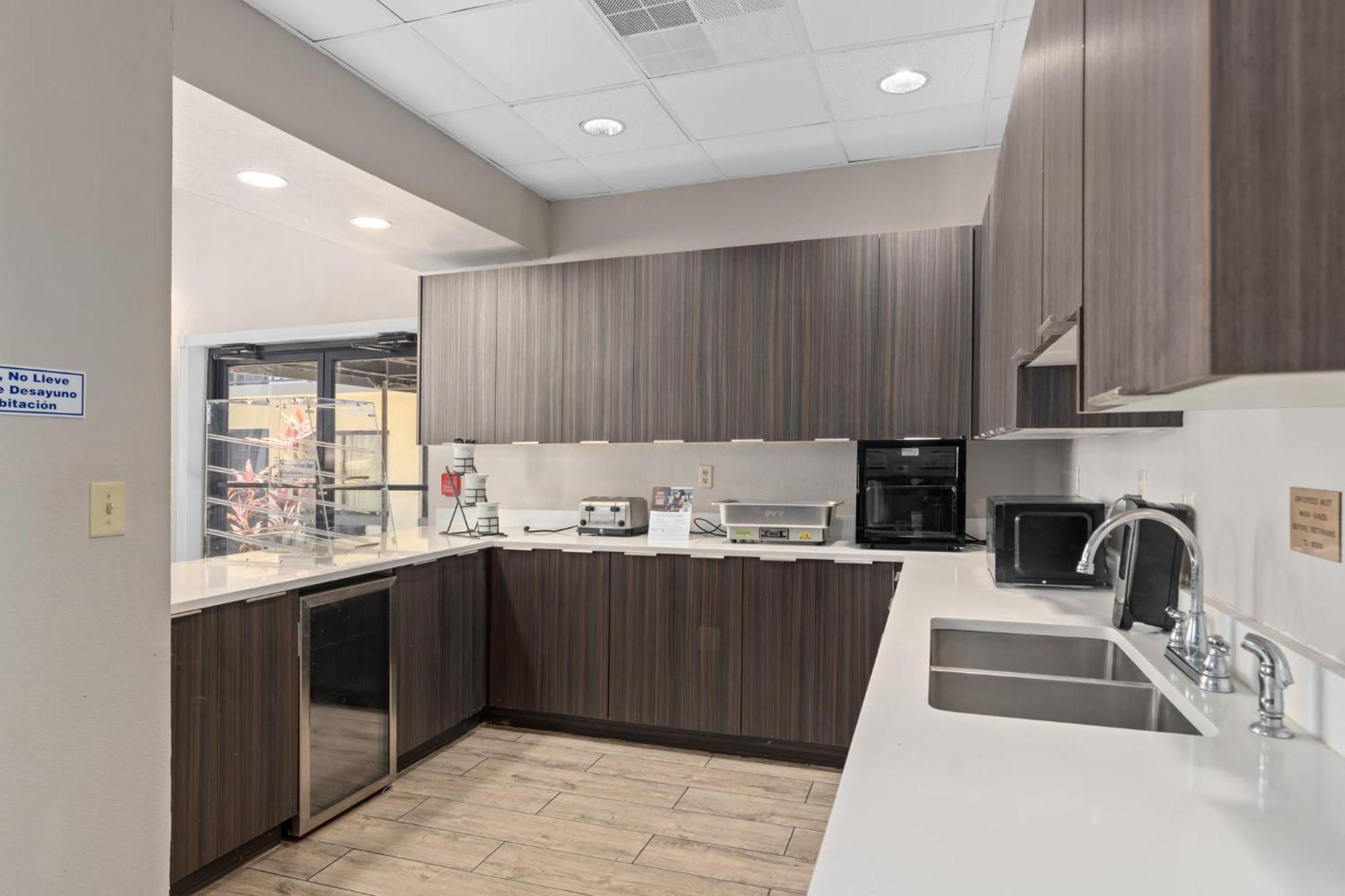 Hotel Baymont By Wyndham Orlando East Alafaya