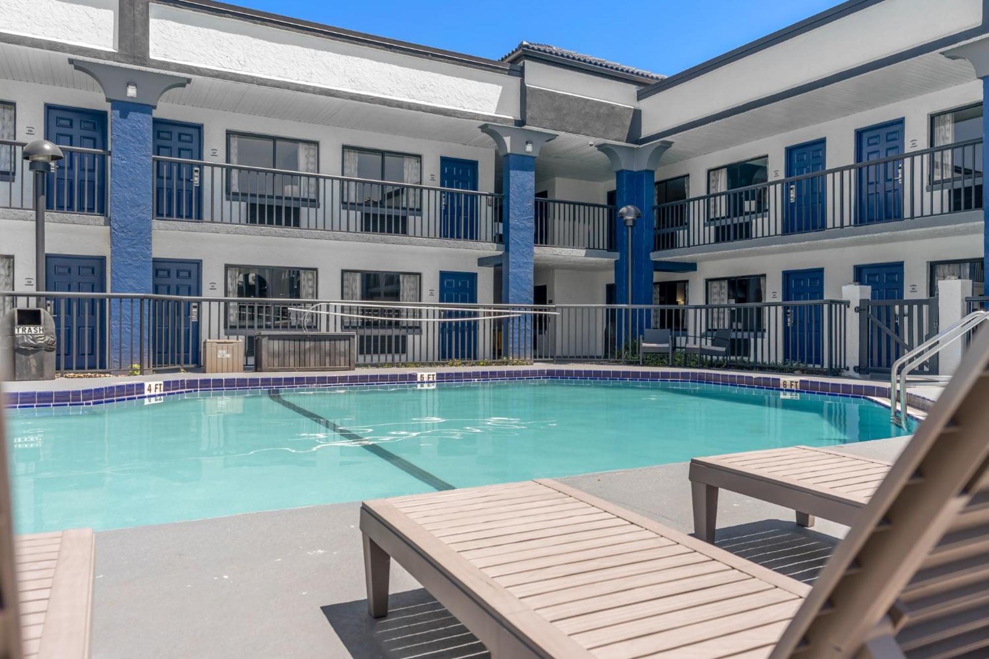 Baymont By Wyndham Orlando East Alafaya
