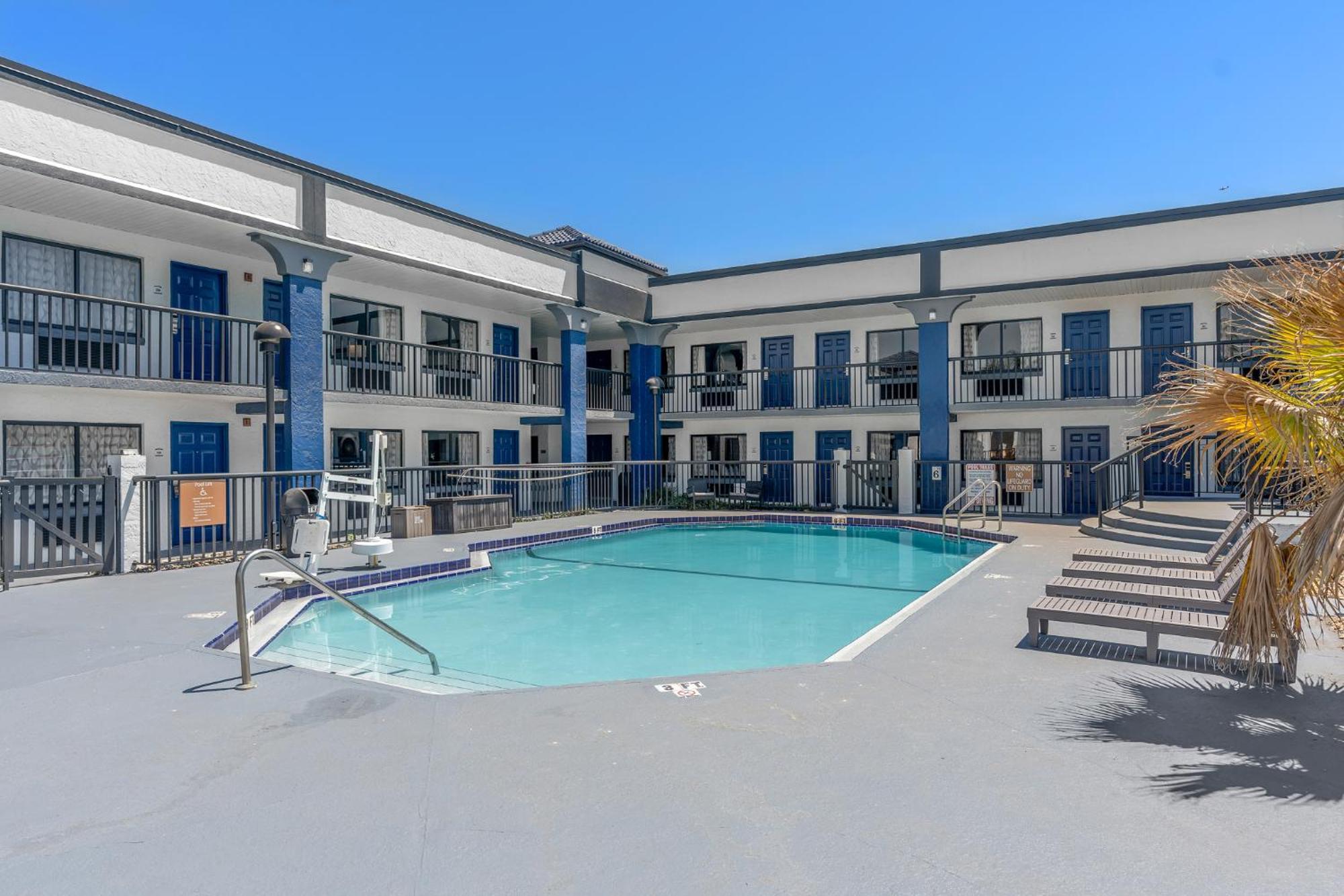 Baymont By Wyndham Orlando East