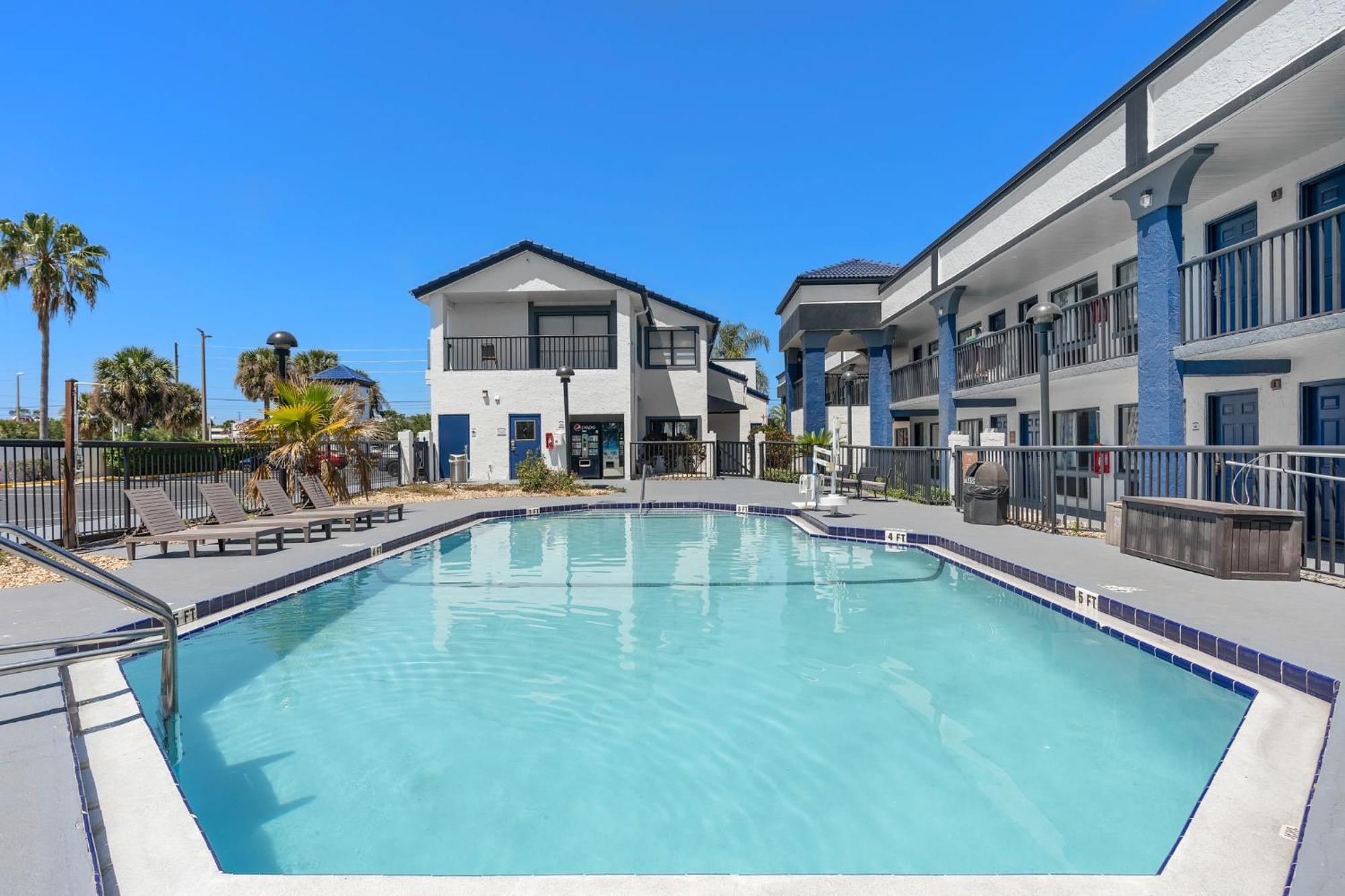 Baymont By Wyndham Orlando East Hotel