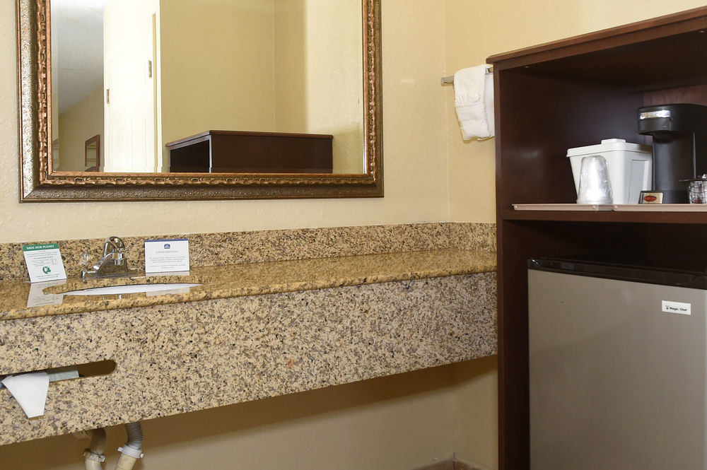 Baymont By Wyndham Orlando East Alafaya