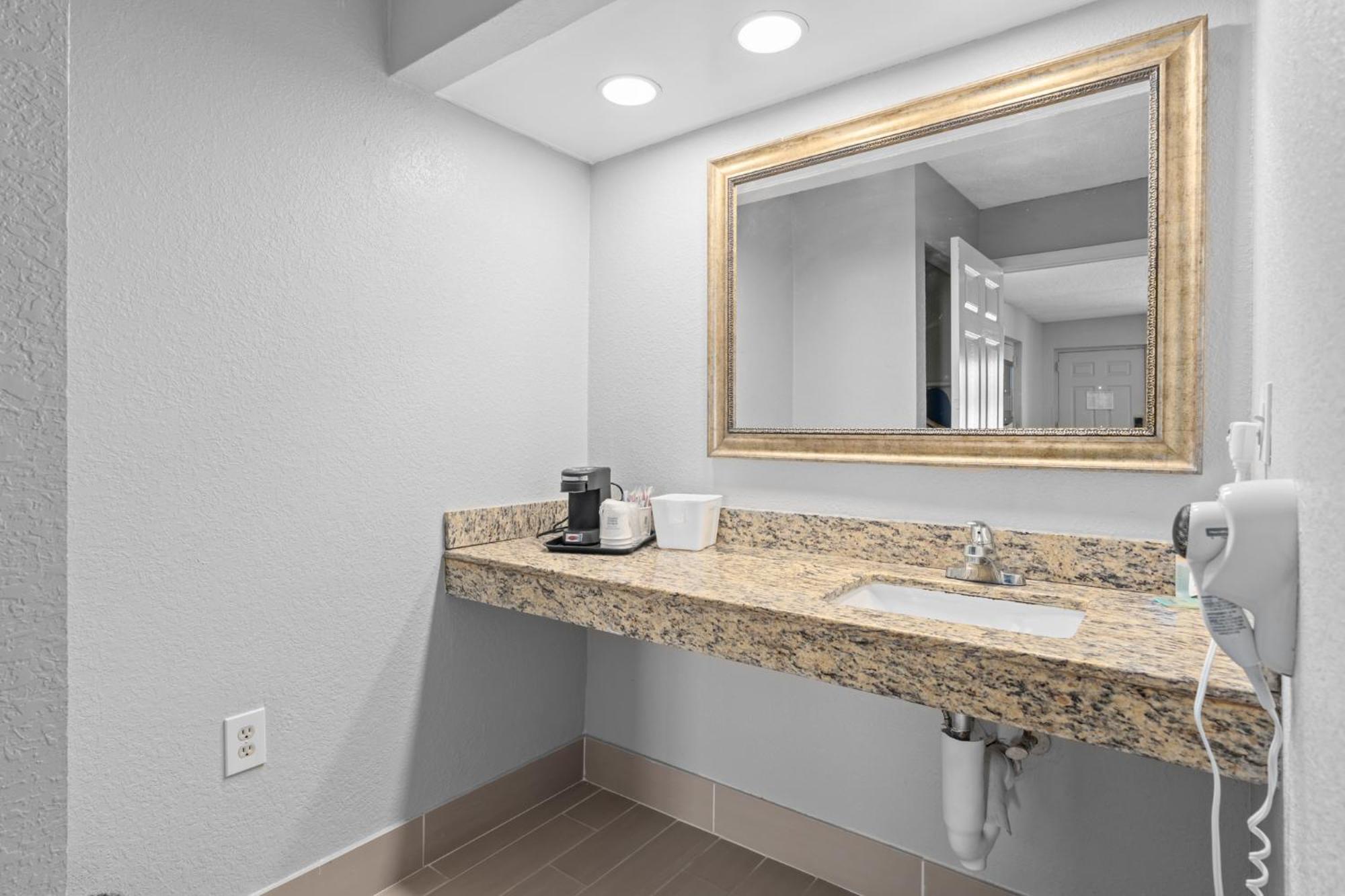 Western Orlando East Inn&suites Hotel 3*